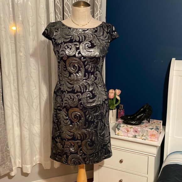 Adrianna Papell Navy and Silver Cocktail Driss - Picture 7 of 16